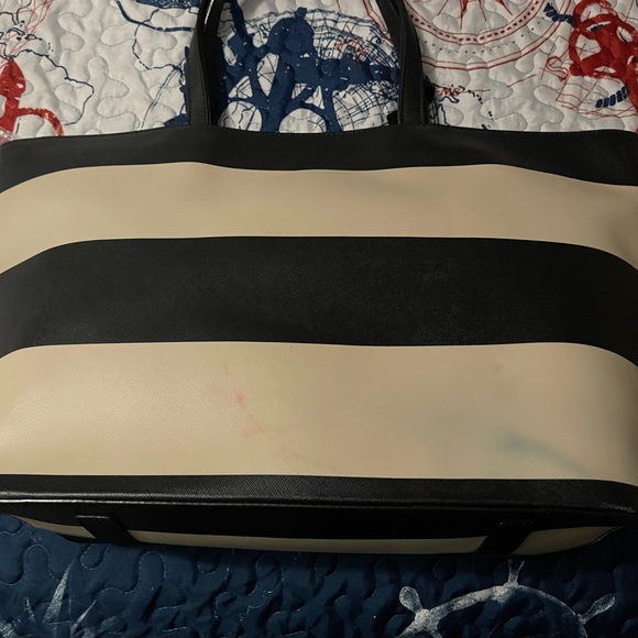 Kate Spade Purse - Picture 4 of 10